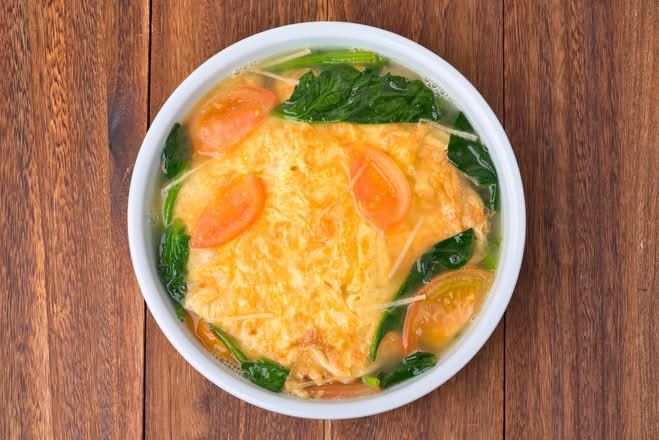 番茄煎蛋汤 Egg and Tomato Soup